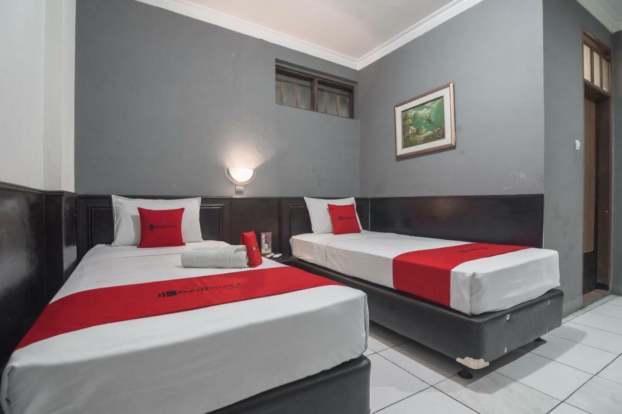 Reddoorz @ Cihampelas Bandung Kültér fotó