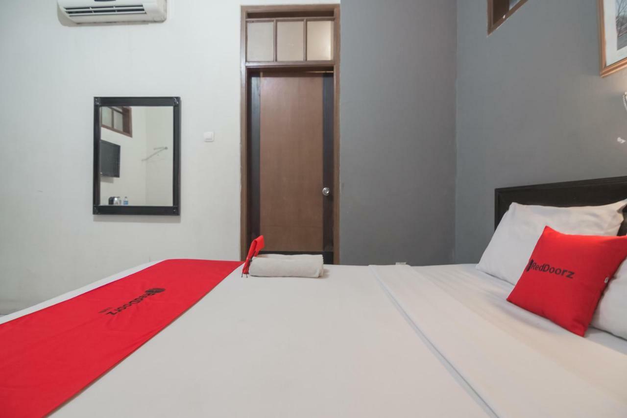 Reddoorz @ Cihampelas Bandung Kültér fotó